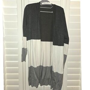 Women's Long Color Block Cardigan Sweater In Grey And White - Lagenlook